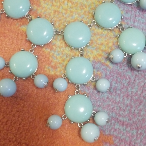 Turquoise necklace with silver chain - Picture 2 of 2